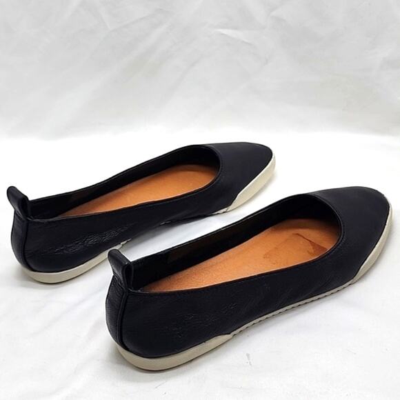 FRYE MELANIE BLACK LEATHER POINTED TOE BALLET SLIP-ON FLATS WOMENS 7 VGUC - Picture 8 of 16